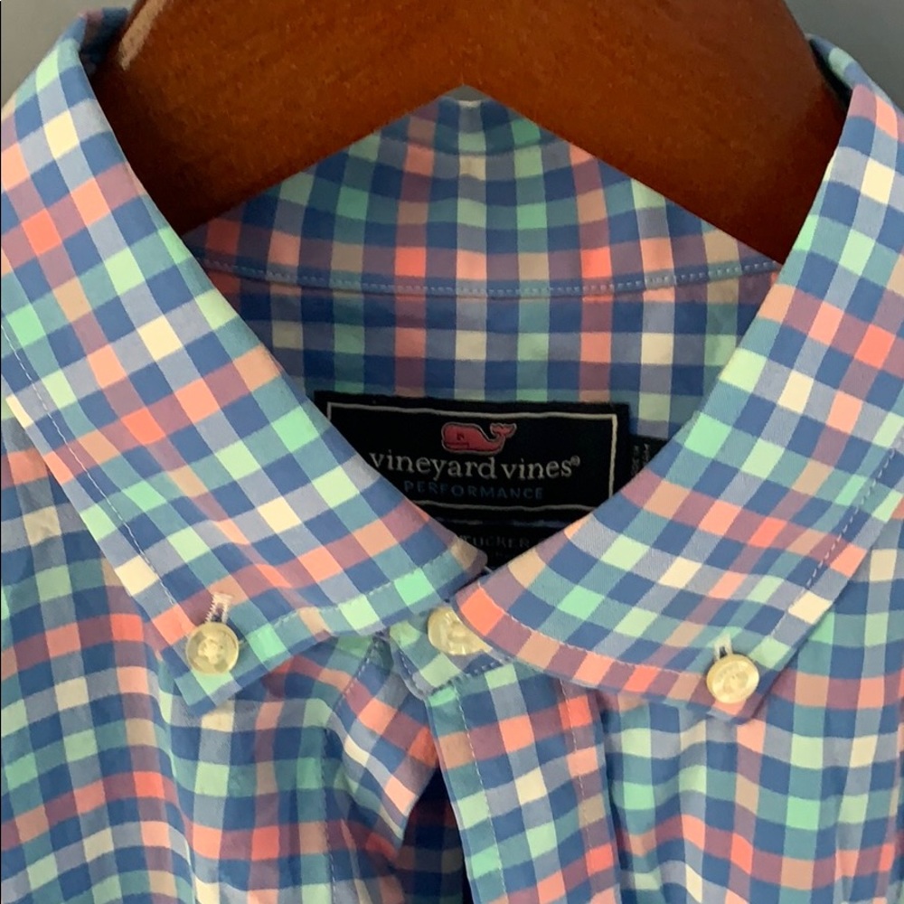 Vineyard vines plaid button down long sleeve shirt